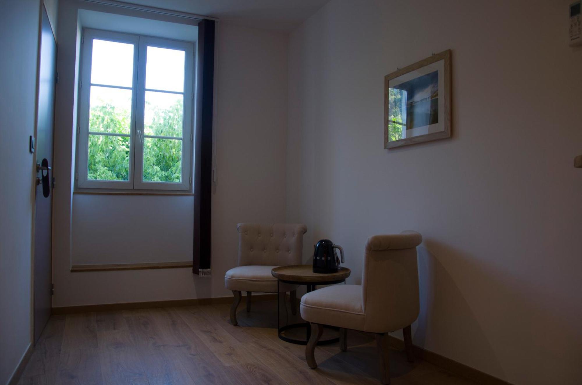 Aux Platanes Hotel Poligny  Quarto foto